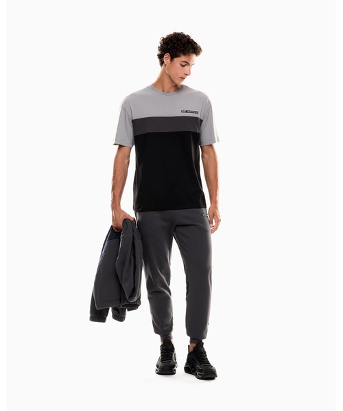EMPORIO ARMANI EA7(エンポリオアルマーニイーエーセブン)の「【エンポリオ アルマーニ EA7】Athletic Colour Block クルーネックTシャツ コットン混紡(Tシャツ/カットソー・メンズ・ネイビー/ピンク/カーキ/グレー・SMALL/MEDIUM/LARGE/X-LARGE/XX-LARGE/X-SMALL)」の17枚目の写真
