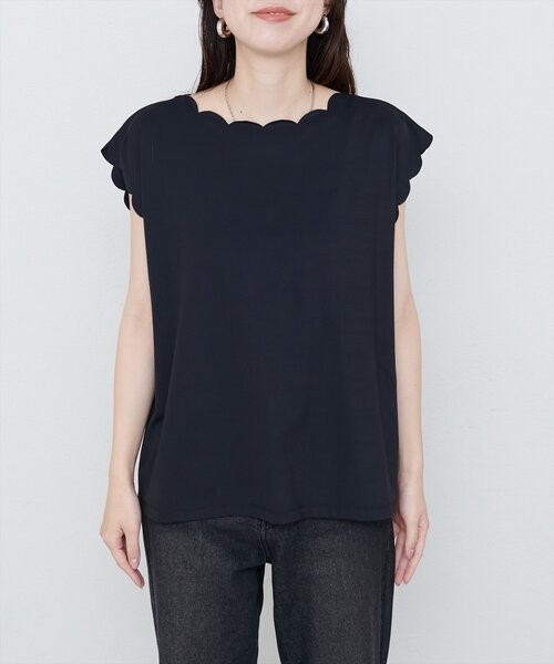 natural couture(ナチュラルクチュール)の「前後2WAYスカラップノースリカットソーブラウス(Tシャツ/カットソー・レディース・ブルー/レッド/ピンク/ブラック/グレイッシュベージュ・FREE)」の15枚目の写真