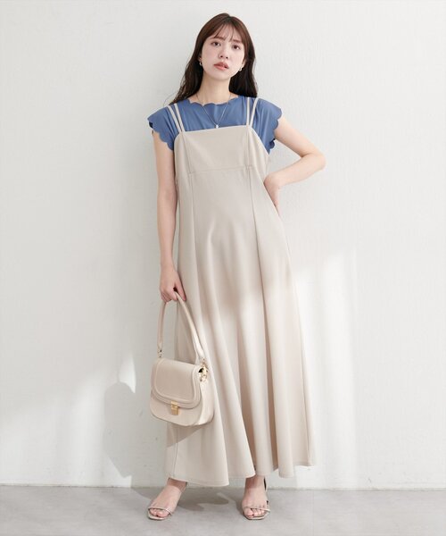 natural couture(ナチュラルクチュール)の「前後2WAYスカラップノースリカットソーブラウス(Tシャツ/カットソー・レディース・ブルー/レッド/ピンク/ブラック/グレイッシュベージュ・FREE)」の22枚目の写真