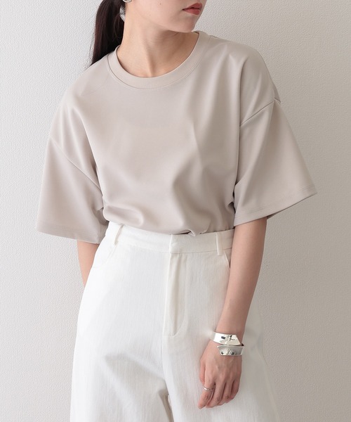 Lace Ladies(レースレディース)の「クルーネック ベーシック ドロップショルダー 半袖 Tシャツ(Tシャツ/カットソー・レディース・ブラック/グレイッシュベージュ/ホワイト/グリーン/ベージュ・M/L/XL/S)」の4枚目の写真