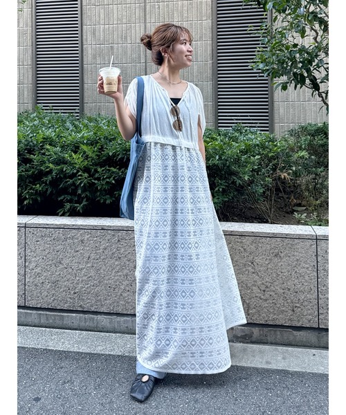 Ungrid(アングリッド)の「メッシュレースノースリワンピース(ワンピース・レディース・ブラック/オフホワイト・FREE)」の2枚目の写真