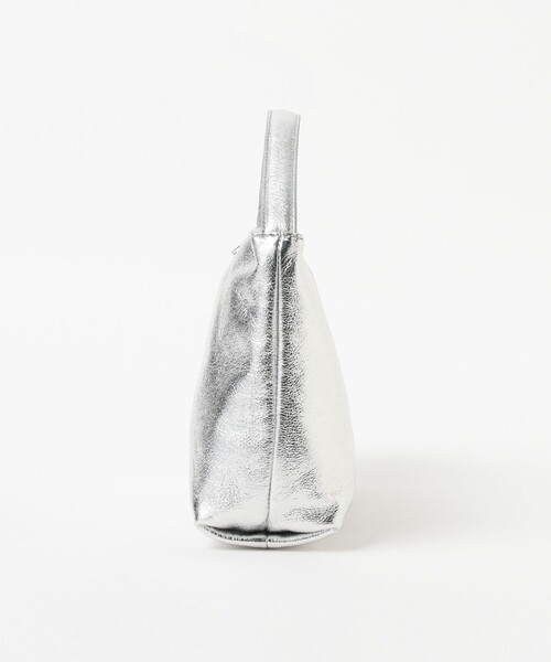 Ray BEAMS(レイビームス)の「【WEB限定】BEAURE / カウレザー ワンハンドル 3WAYチェーンバッグ(トートバッグ・レディース・ブラック/シルバー・ONE SIZE)」の11枚目の写真