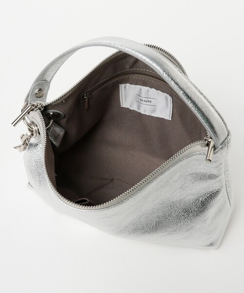 Ray BEAMS(レイビームス)の「【WEB限定】BEAURE / カウレザー ワンハンドル 3WAYチェーンバッグ(トートバッグ・レディース・ブラック/シルバー・ONE SIZE)」の7枚目の写真