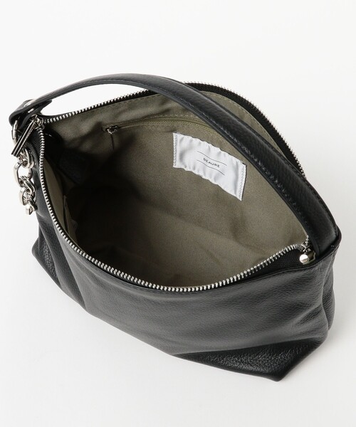 Ray BEAMS(レイビームス)の「【WEB限定】BEAURE / カウレザー ワンハンドル 3WAYチェーンバッグ(トートバッグ・レディース・ブラック/シルバー・ONE SIZE)」の4枚目の写真