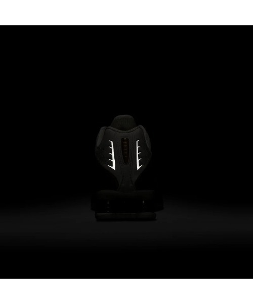 NIKE（ナイキ）の「NIKE Wmns Shox R4（ナイキ ウィメンズ ショックス R4）（スニーカー・レディース・ホワイト系/ブラック系2/ブラック系1・25cm/23cm/24.5cm/24cm/23.5cm）」の20枚目の写真