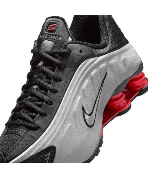 NIKE（ナイキ）の「NIKE Wmns Shox R4（ナイキ ウィメンズ ショックス R4）（スニーカー・レディース・ホワイト系/ブラック系2/ブラック系1・25cm/23cm/24.5cm/24cm/23.5cm）」の13枚目の写真