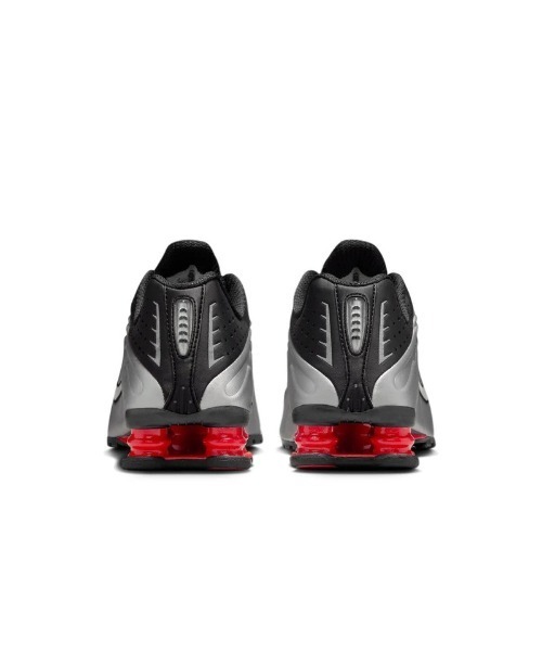 NIKE（ナイキ）の「NIKE Wmns Shox R4（ナイキ ウィメンズ ショックス R4）（スニーカー・レディース・ホワイト系/ブラック系2/ブラック系1・25cm/23cm/24.5cm/24cm/23.5cm）」の19枚目の写真