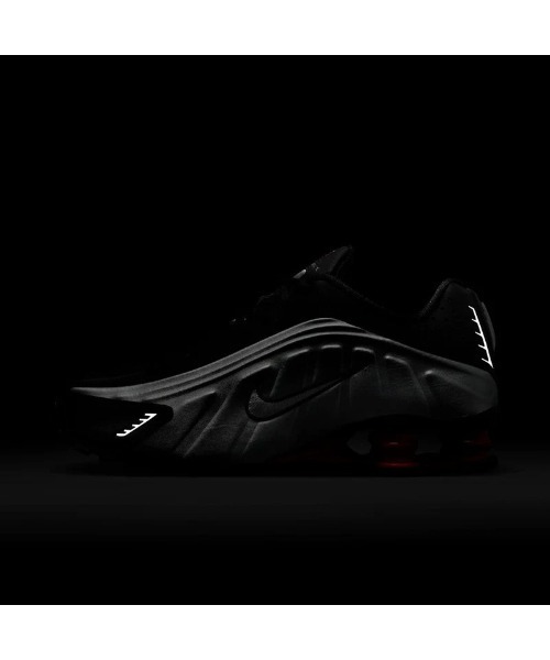 NIKE（ナイキ）の「NIKE Wmns Shox R4（ナイキ ウィメンズ ショックス R4）（スニーカー・レディース・ホワイト系/ブラック系2/ブラック系1・25cm/23cm/24.5cm/24cm/23.5cm）」の9枚目の写真