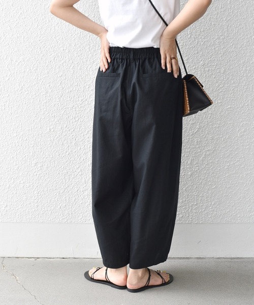 SHIPS.me(シップスミー)の「【ZOZO限定】SHIPS.me: 綿麻 タック バルーン パンツ(その他パンツ・レディース・ナチュラル/カーキ/ブラック/ライトベージュ/サックスブルー/ダークブラウン/ネイビー/イエロー・マルチサイズ)」の17枚目の写真