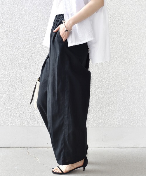 SHIPS.me(シップスミー)の「【ZOZO限定】SHIPS.me: 綿麻 タック バルーン パンツ(その他パンツ・レディース・ナチュラル/カーキ/ブラック/ライトベージュ/サックスブルー/ダークブラウン/ネイビー/イエロー・マルチサイズ)」の13枚目の写真