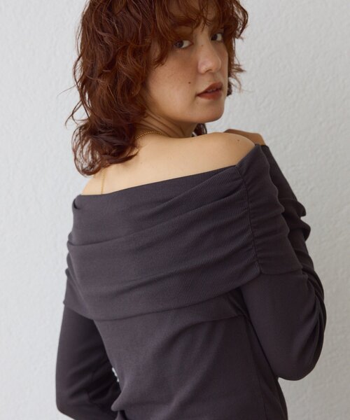 RIVE DROITE（リヴドロワ）の「【女性らしい抜け感】シアーテレコオフショルカットソー（Tシャツ/カットソー・レディース・チャコールグレー/ブラック・FREE）」の15枚目の写真