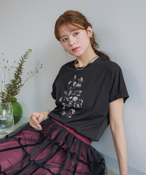 KATHARINE ROSS（キャサリンロス）の「【KATHARINE ROSS】アートフラワープリントプルオーバー（Tシャツ/カットソー・レディース・ホワイト/ブラック・MEDIUM）」の7枚目の写真