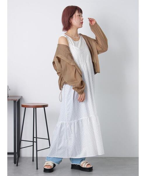 ehka sopo（エヘカソポ）の「前後2WAY小花柄キャミワンピース（ワンピース・レディース・オフホワイト/サックスブルー/ネイビー・F）」の19枚目の写真