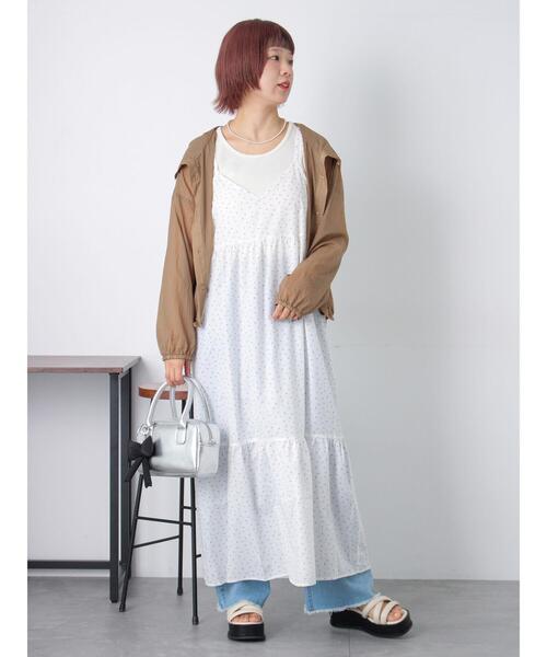 ehka sopo（エヘカソポ）の「前後2WAY小花柄キャミワンピース（ワンピース・レディース・オフホワイト/サックスブルー/ネイビー・F）」の21枚目の写真