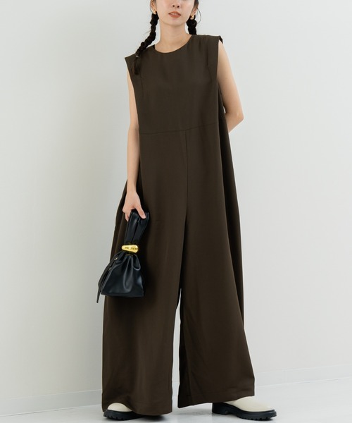 refinedworks（リファインドワークス）の「【refinedworks】着こなし自在な オールインワン！（サロペット/オーバーオール・レディース・ブラック/ブラウン・FREE）」の2枚目の写真