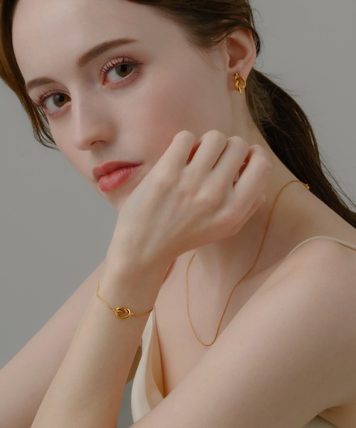muku（ムク）の「EARRING/KNOT SIMPLE（イヤリング・レディース・シルバー/ゴールド・FREE）」の9枚目の写真