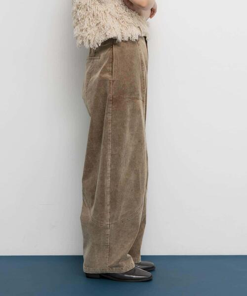 KBF（ケイビーエフ）の「コーデュロイコクーンパンツ（その他パンツ・レディース・ブラウン系その他/ブラック/ブラウン・36/38）」の8枚目の写真