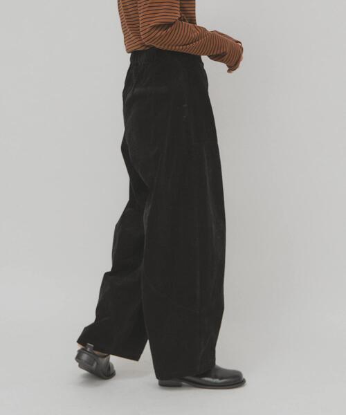 KBF（ケイビーエフ）の「コーデュロイコクーンパンツ（その他パンツ・レディース・ブラウン系その他/ブラック/ブラウン・36/38）」の21枚目の写真