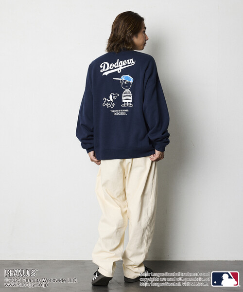 限定展開 MLB×PEANUTS 別注 ビッグシルエット バックプリント クルー