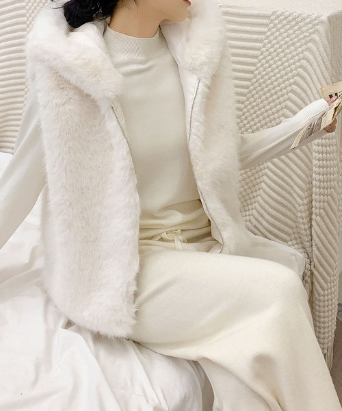ホワイトファーフード付きベスト セール】フェイクファー フード付き ジレ ベスト（ベスト）｜LOWO