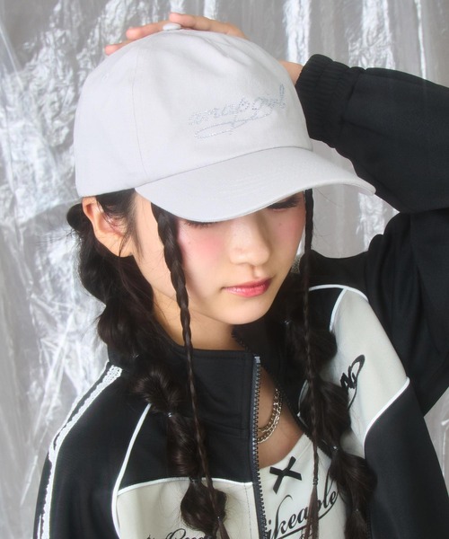 ANAP GiRL(アナップガール)の「ラインストーン ロゴ キャップ(キャップ・キッズ・ブラウン/ブラック/ライトグレー・ONE SIZE)」の3枚目の写真