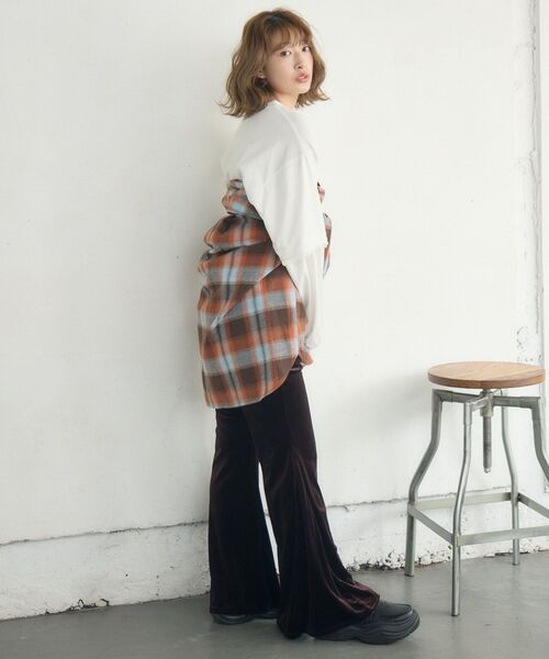 RETRO GIRL（レトロガール）の「ベロアフレアPT（その他パンツ・レディース・ベージュ/ブラウン/ブラック・FREE）」の8枚目の写真