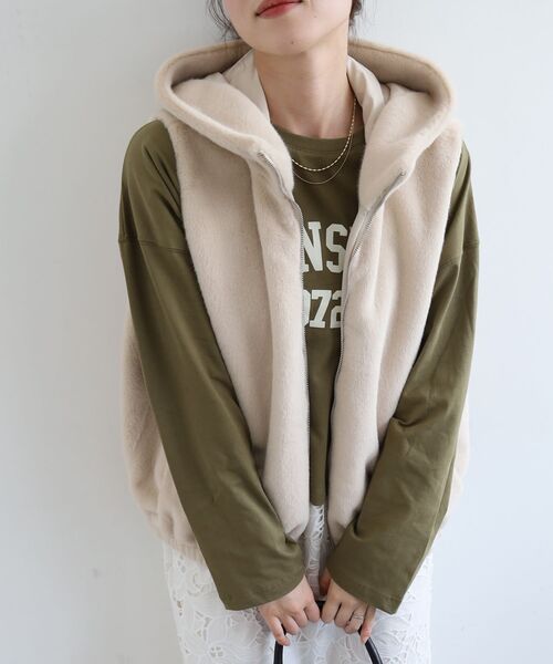 le.coeur blanc（ルクールブラン）の「ファーフードベスト（その他アウター・レディース・アイボリー/ダークブラウン・38）」の13枚目の写真