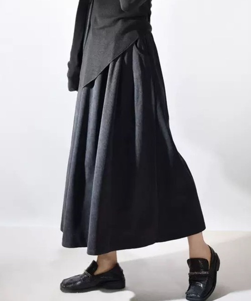 SPIGA(スピーガ)の「コーディロイギャザーロングスカート(スカート・レディース・ホワイト/ブラック/ブラウン/カーキ/イエロー/ダークグレー/ボルドー・MEDIUM/LARGE/X-LARGE)」の4枚目の写真