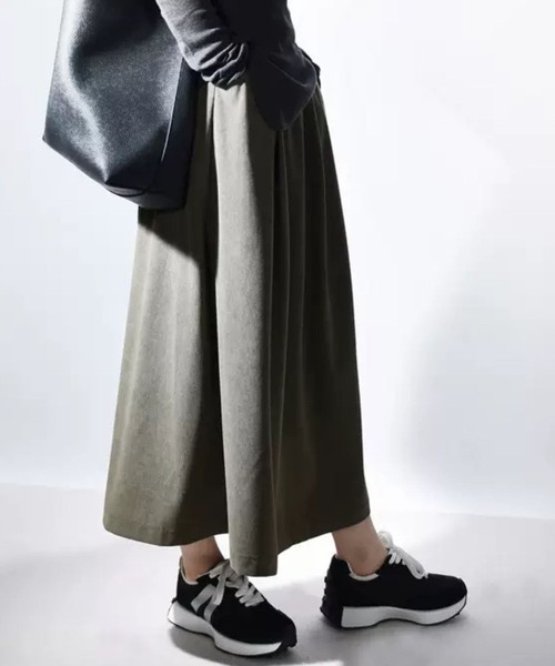 SPIGA(スピーガ)の「コーディロイギャザーロングスカート(スカート・レディース・ホワイト/ブラック/ブラウン/カーキ/イエロー/ダークグレー/ボルドー・MEDIUM/LARGE/X-LARGE)」の13枚目の写真