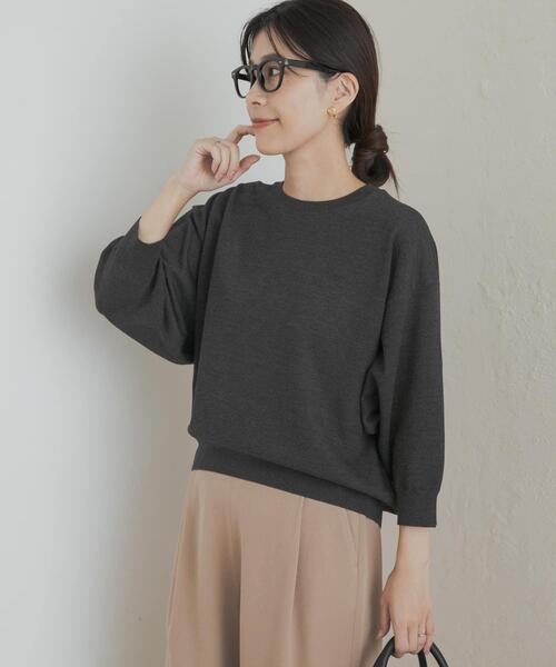 URBAN RESEARCH DOORS（アーバンリサーチドアーズ）の「ウォッシャブルブライトプルオーバー（ニット/セーター・レディース・ライトグレー/チャコールグレー/ブラウン・MEDIUM）」の2枚目の写真