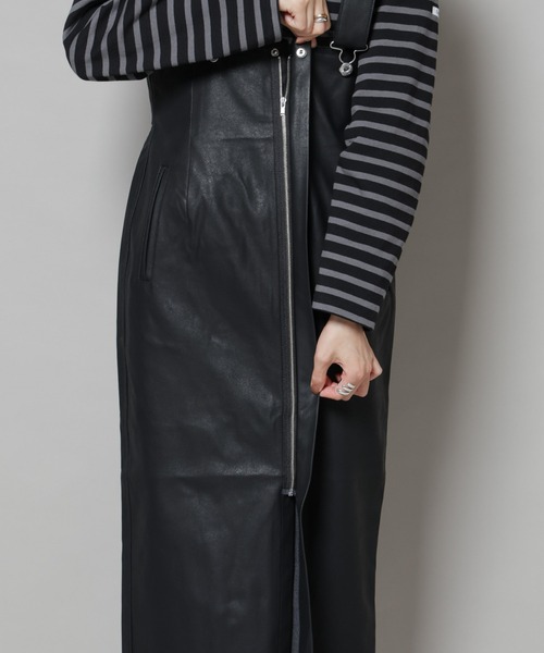 UNIVERSAL OVERALL（ユニバーサルオーバーオール）の「UNIVERSAL OVERALL/TIGHT ECO LEATHER（ジャンパースカート・レディース・ブラック・M）」の14枚目の写真