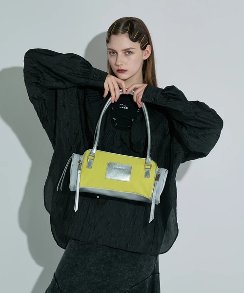 ANNA SUI NYC(アナ スイ エヌ ワイ シー)の「ANNA SUI NYC/アナ スイ エヌワイシー/2トーンカラーナイロンバッグ(トートバッグ・レディース・ワイン/ライム・F)」の2枚目の写真