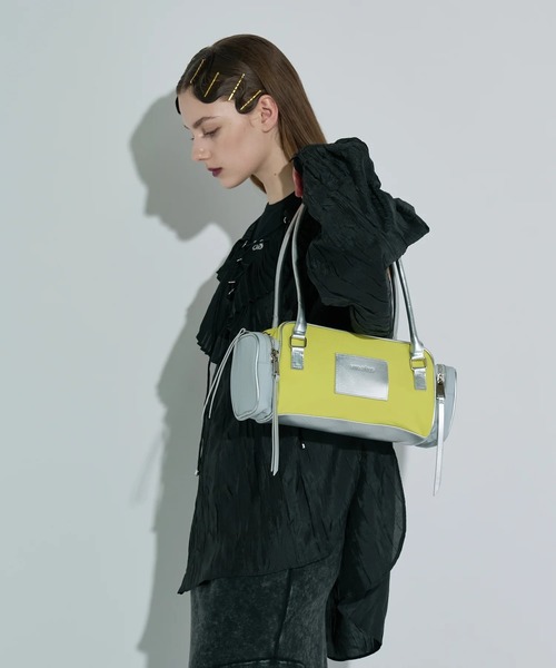 ANNA SUI NYC(アナ スイ エヌ ワイ シー)の「ANNA SUI NYC/アナ スイ エヌワイシー/2トーンカラーナイロンバッグ(トートバッグ・レディース・ワイン/ライム・F)」の3枚目の写真