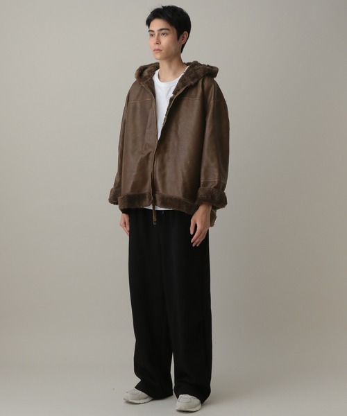 V2(ブイツー)の「V2/ファーフーディーレザージャケット(ブルゾン・メンズ・ブラウン・MEDIUM/LARGE)」の9枚目の写真