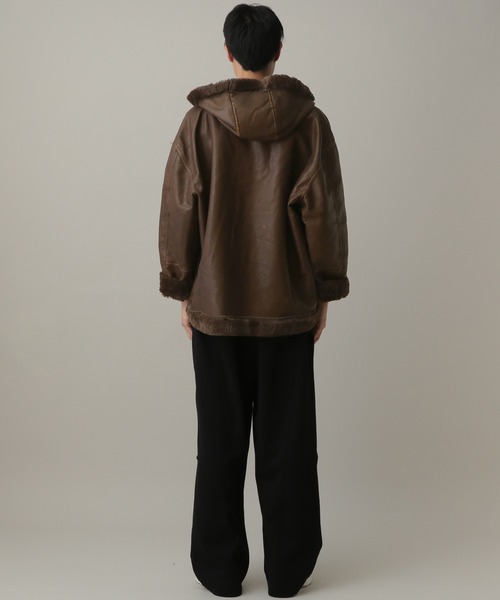 V2(ブイツー)の「V2/ファーフーディーレザージャケット(ブルゾン・メンズ・ブラウン・MEDIUM/LARGE)」の11枚目の写真