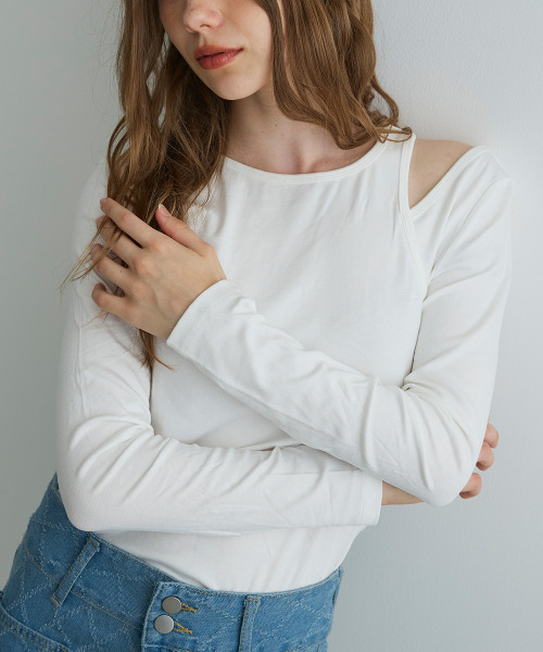 Mirette(ミレット)の「ショルダースリットロンT / Shoulder Slit Long Sleeve Tee(Tシャツ/カットソー・レディース・ブラック/オリーブ/ホワイト・FREE)」の1枚目の写真