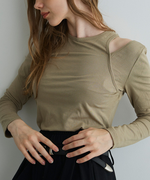 Mirette(ミレット)の「ショルダースリットロンT / Shoulder Slit Long Sleeve Tee(Tシャツ/カットソー・レディース・ブラック/オリーブ/ホワイト・FREE)」の3枚目の写真