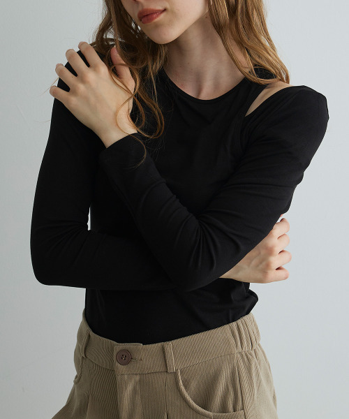 Mirette(ミレット)の「ショルダースリットロンT / Shoulder Slit Long Sleeve Tee(Tシャツ/カットソー・レディース・ブラック/オリーブ/ホワイト・FREE)」の2枚目の写真