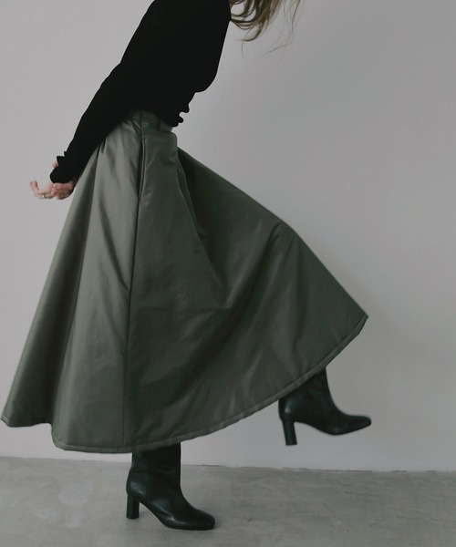 MANOF(マノフ)の「FILLING FLARED SKIRT(スカート・レディース・カーキ/ネイビー・M/S)」の2枚目の写真