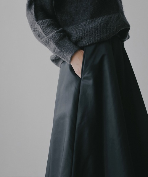 MANOF(マノフ)の「FILLING FLARED SKIRT(スカート・レディース・カーキ/ネイビー・M/S)」の17枚目の写真