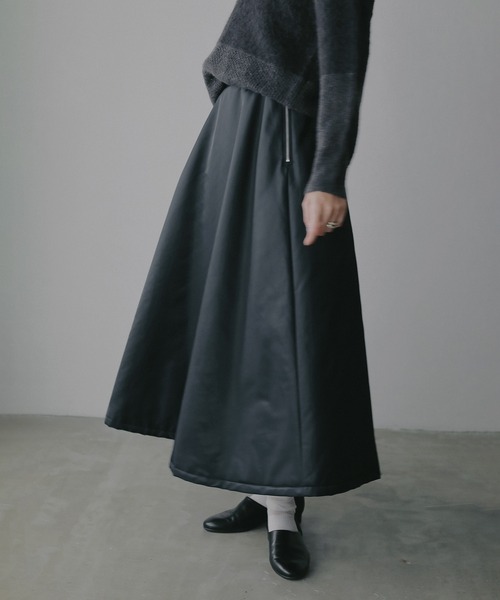 MANOF(マノフ)の「FILLING FLARED SKIRT(スカート・レディース・カーキ/ネイビー・M/S)」の14枚目の写真
