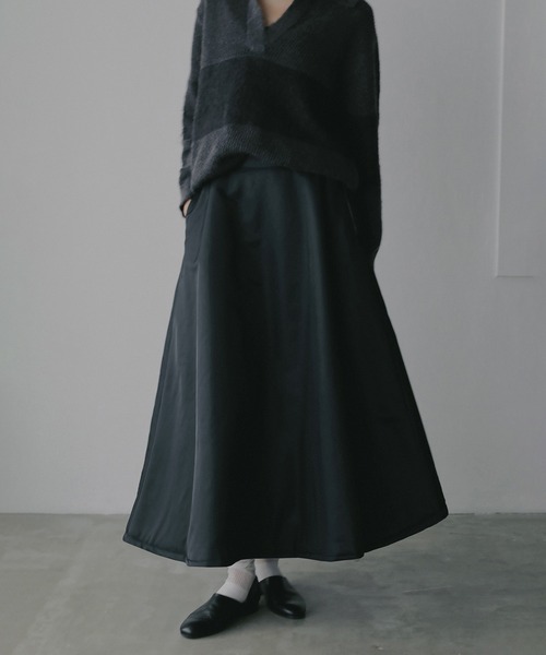 MANOF(マノフ)の「FILLING FLARED SKIRT(スカート・レディース・カーキ/ネイビー・M/S)」の13枚目の写真