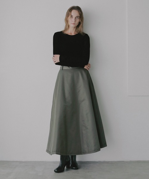 MANOF(マノフ)の「FILLING FLARED SKIRT(スカート・レディース・カーキ/ネイビー・M/S)」の4枚目の写真