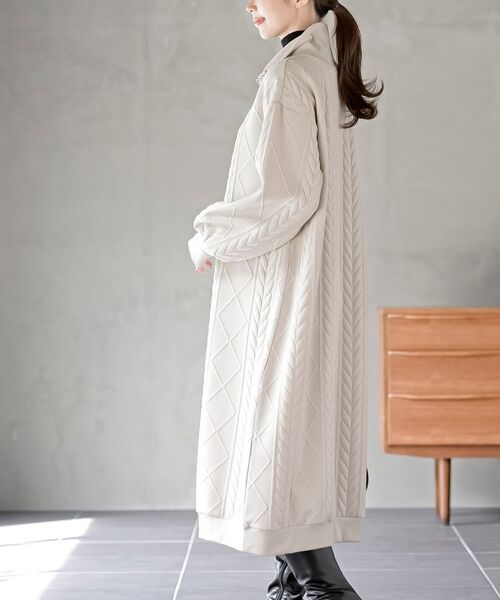 rps(アールピーエス)の「ふくれジャガードハーフZIPワンピース(ワンピース・レディース・モカ/アイボリー/ブラック・フリー)」の5枚目の写真