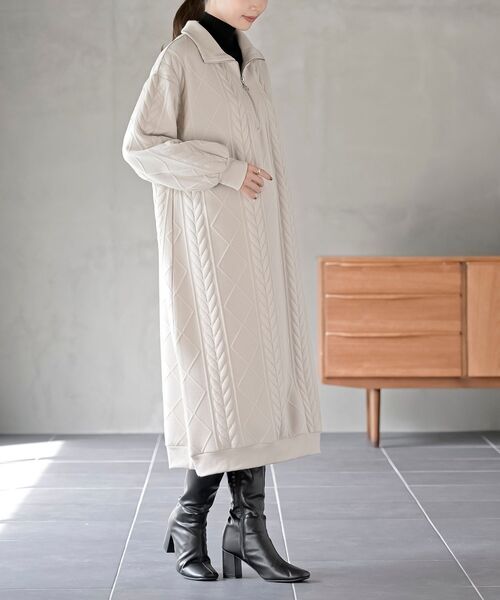 rps(アールピーエス)の「ふくれジャガードハーフZIPワンピース(ワンピース・レディース・モカ/アイボリー/ブラック・フリー)」の7枚目の写真