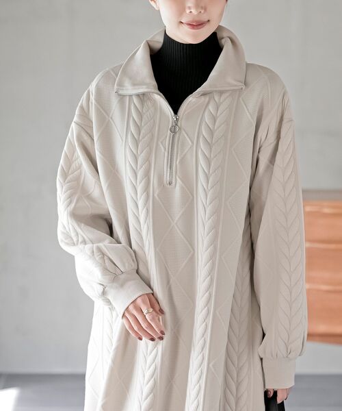 rps(アールピーエス)の「ふくれジャガードハーフZIPワンピース(ワンピース・レディース・モカ/アイボリー/ブラック・フリー)」の8枚目の写真