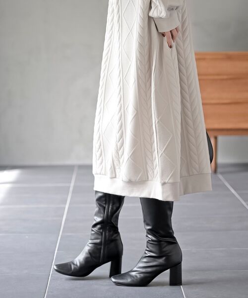 rps(アールピーエス)の「ふくれジャガードハーフZIPワンピース(ワンピース・レディース・モカ/アイボリー/ブラック・フリー)」の9枚目の写真