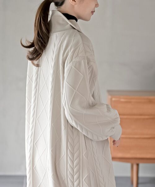 rps(アールピーエス)の「ふくれジャガードハーフZIPワンピース(ワンピース・レディース・モカ/アイボリー/ブラック・フリー)」の11枚目の写真