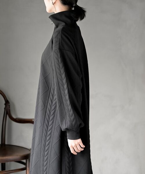 rps(アールピーエス)の「ふくれジャガードハーフZIPワンピース(ワンピース・レディース・モカ/アイボリー/ブラック・フリー)」の18枚目の写真