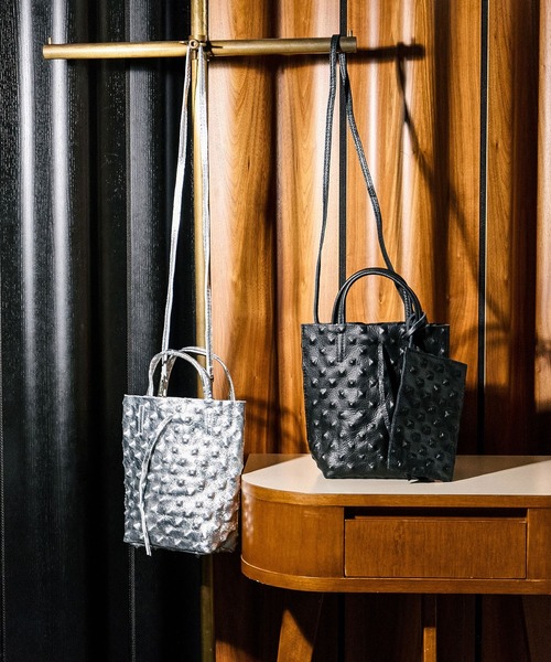 ROSE BUD(ローズバッド)の「(MILLELA FIRENZE)EMBOSSED MINI TOTE(トートバッグ・レディース・ブラック/シルバー・ONE SIZE)」の8枚目の写真